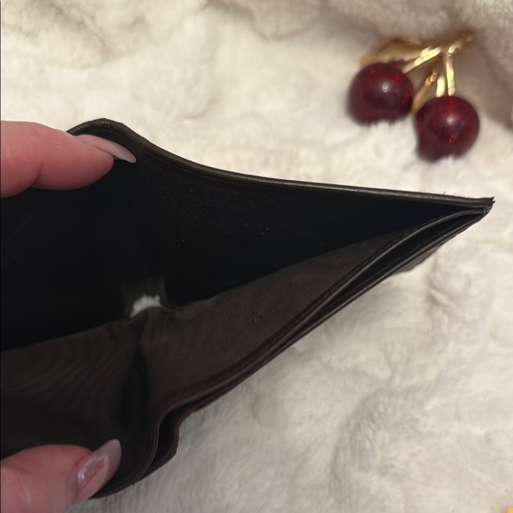 Gucci Brown and Tan Wallet with Iconic GG Monogram - Picture 3 of 4